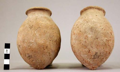 Pottery small jars, rough brown ware