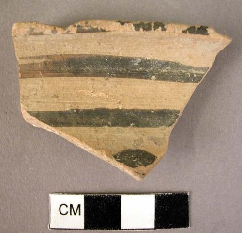 Rim potsherd