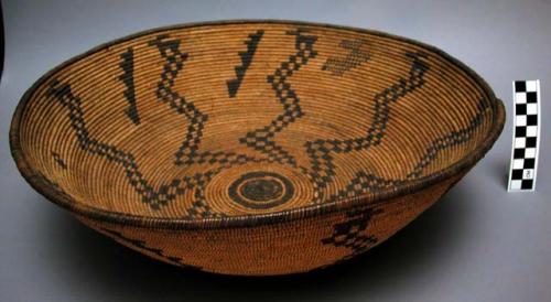 Small basket, coiled. Made of bear grass and devil's claw.