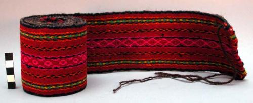 Woman's woolen belt - double faced warp patterned plain weave ending +