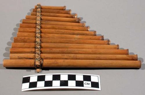 Set of pan pipes (chufuana)