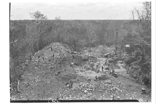 Struct. 3E3. General view during excavation of colonnade, looking E.