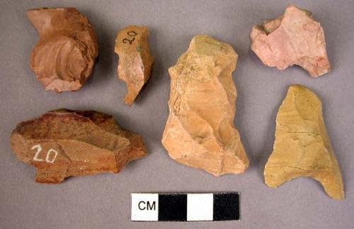 26 chert fragments and flakes used as hollow scrapers