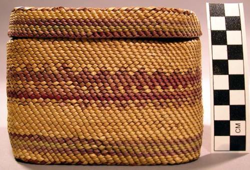 Square basket with separate cover, wrapped twice