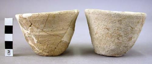 4 local copies of Mycenaean pottery cups 2 in tray   ER