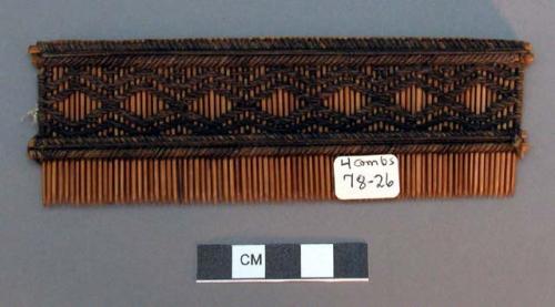 Set of four ornamental combs; tewash (peinella)