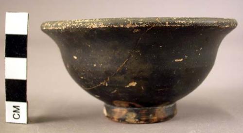 Miniature pottery votive bowl - Etrusco-Campanian ware