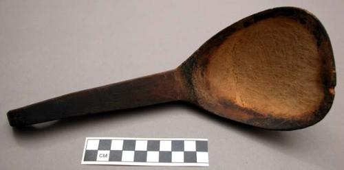 Wooden ladle, tigwa-em-quon