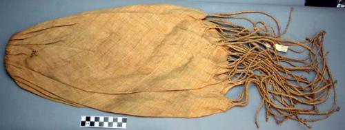 Raffia carrying bag for rice