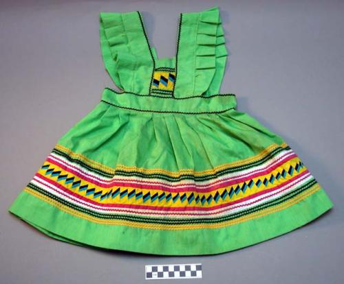 Girl's pinafore