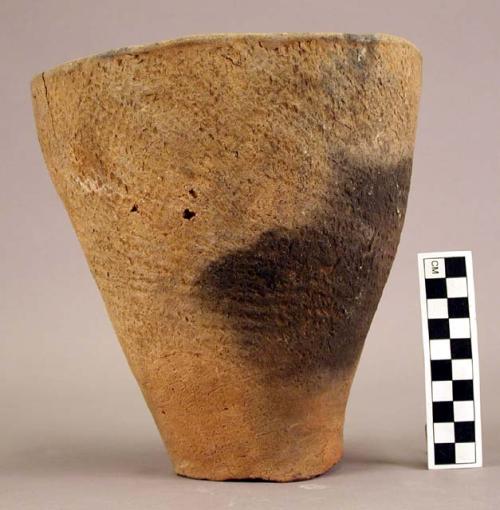 Broken pottery vessel - "Usude-shiki"