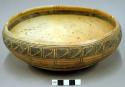 Bowl, san bernardo polychrome. int: splatter design; ext: linear design.