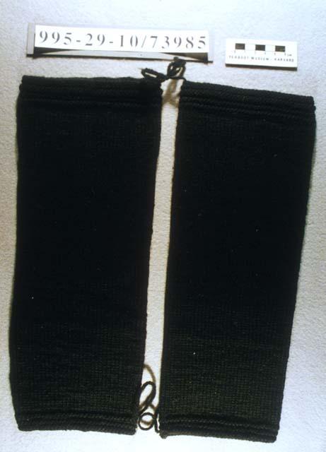 Knit leggings (one pair, A and B)