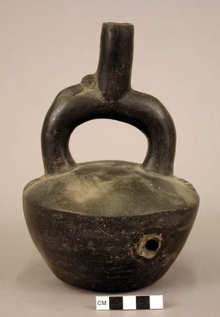 Blackware stirrup vessel