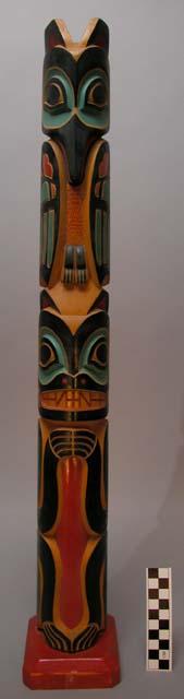 Miniature totem pole - Sitka raven