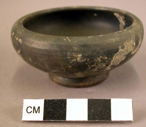 Miniature pottery votive bowl - Etrusco-Campanian ware