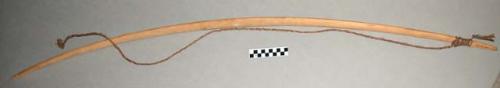 Common bow with string ("taumae"), length 131 cm.