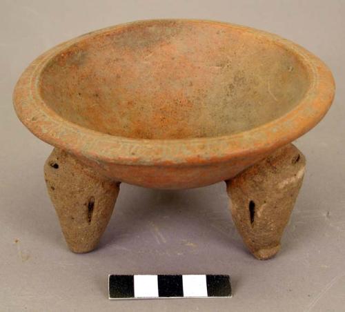 Guinea tripod bowl with rattle legs