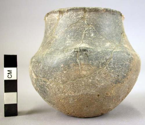 Pottery vessel, derivative of urn-form