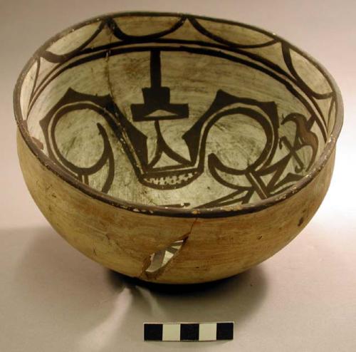 Early modern hopi black on yellow pottery bowl